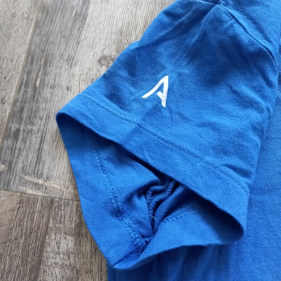 Norte Dame Fighting Irish "Rise Above Ourselves" 2016 T-Shirt - Picture 5 of 8